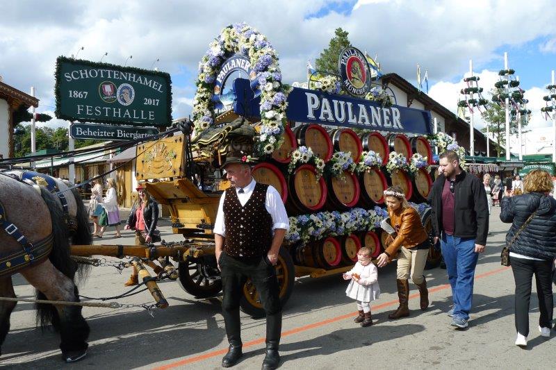 Paulaner horses