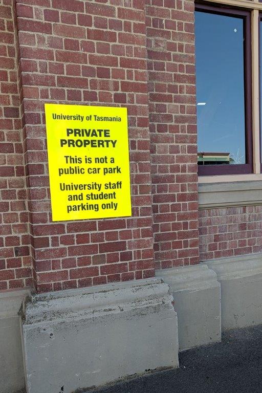 Hobart uni no parking sign